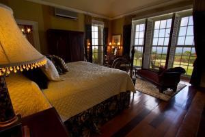 5 Bedroom Villa - Runaway Bay Extérieur photo